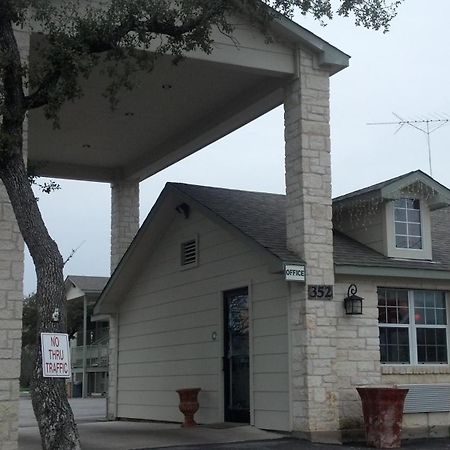 Cedar Creek Inn Bertram Luaran gambar