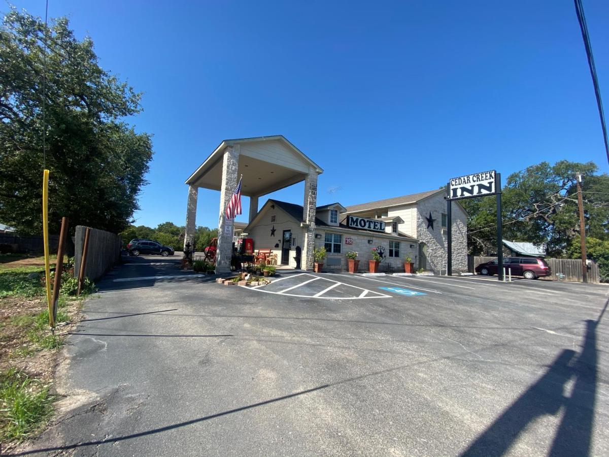 Cedar Creek Inn Bertram Luaran gambar