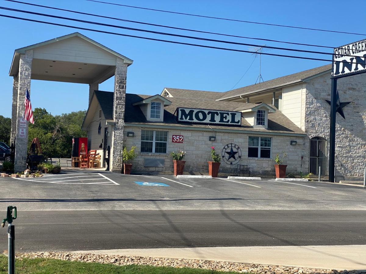 Cedar Creek Inn Bertram Luaran gambar