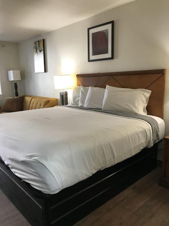 Cedar Creek Inn Bertram Luaran gambar