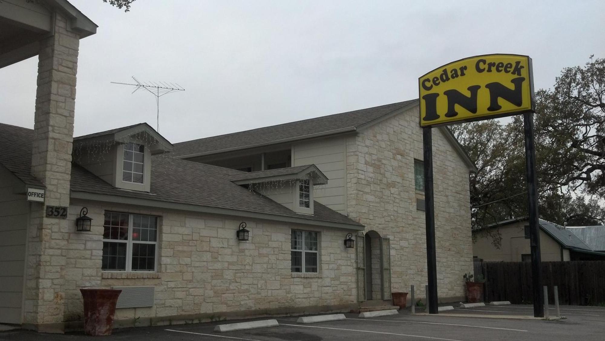 Cedar Creek Inn Bertram Luaran gambar