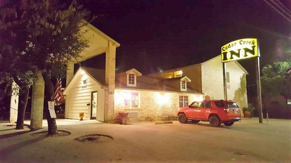 Cedar Creek Inn Bertram Luaran gambar