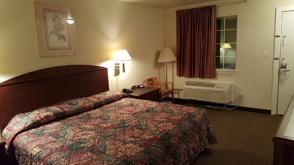 Cedar Creek Inn Bertram Luaran gambar