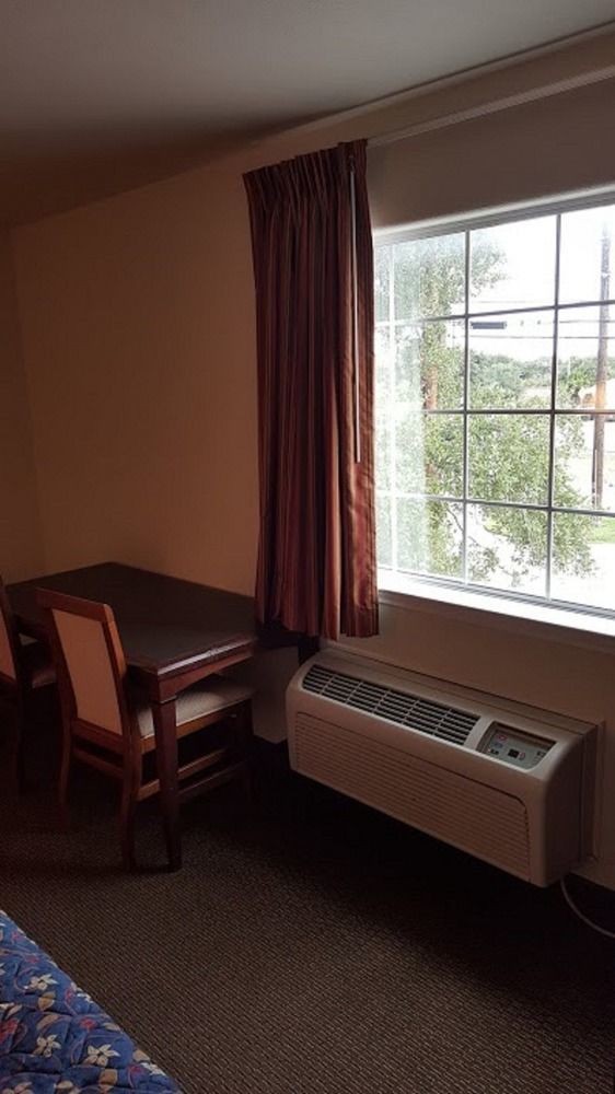 Cedar Creek Inn Bertram Luaran gambar